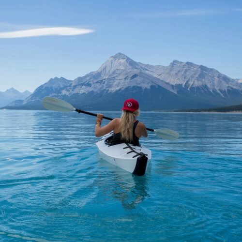 canoing-at-lake